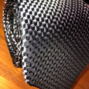 Michael Kors 100% Men’s Long Silk tie. Like New.  Maybe worn twice?
